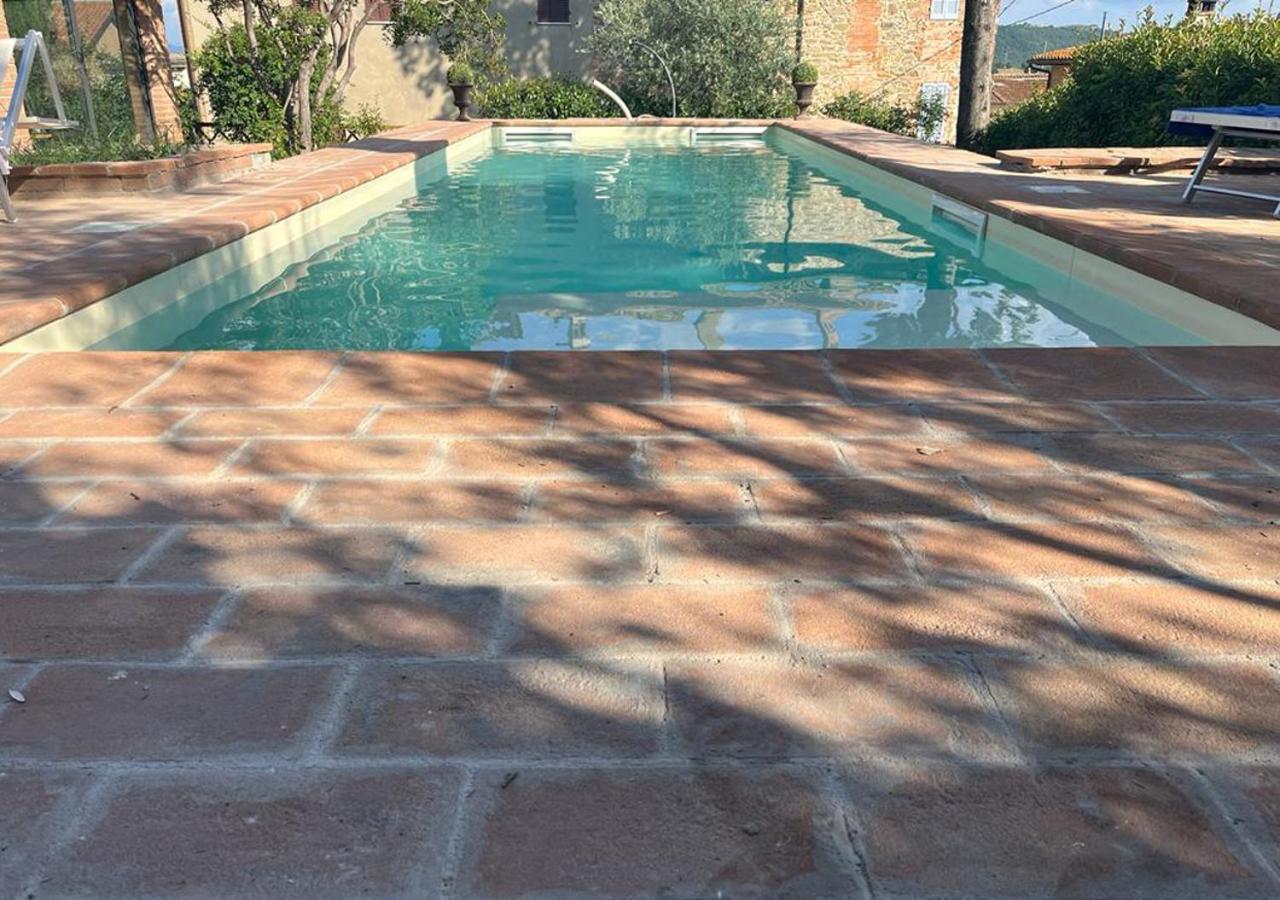 Un Petit Paradis Castiglione Della Valle Luaran gambar